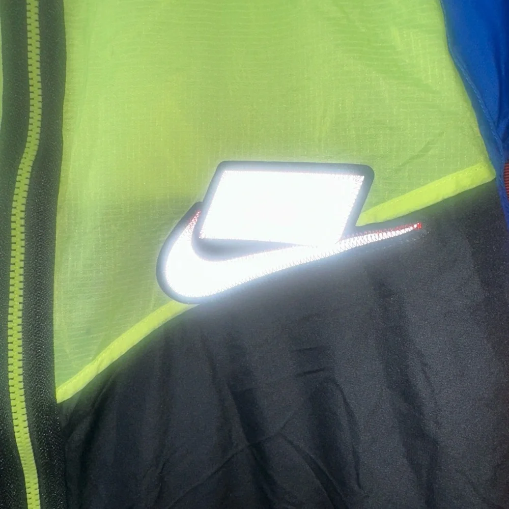 Nike Wild Run Windrunner Packable Windbreaker Hooded Jacket Men's M Colorblock